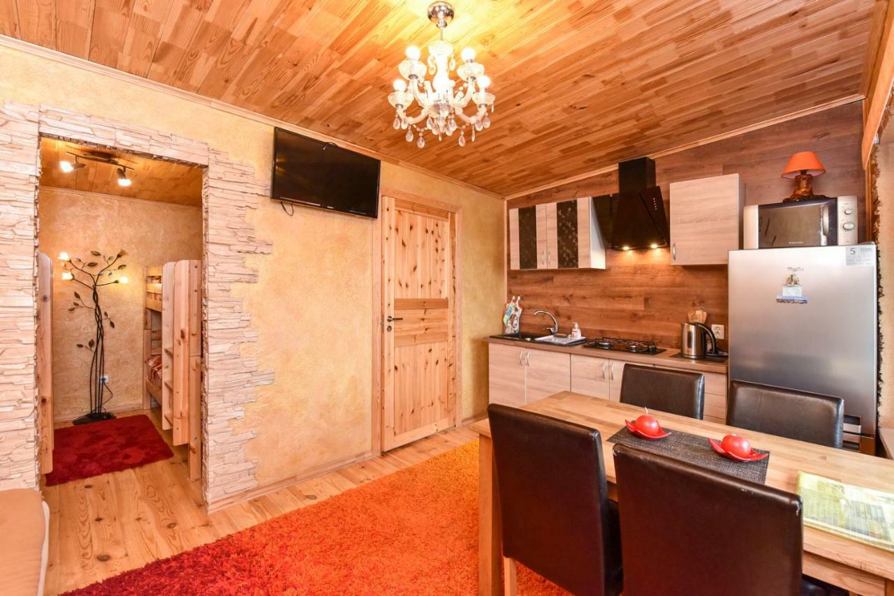 Zelta Pirts Guest House เวนต์สปิลส์ ภายนอก รูปภาพ