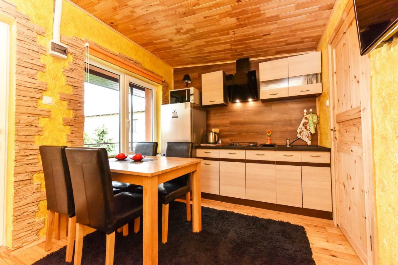 Zelta Pirts Guest House เวนต์สปิลส์ ภายนอก รูปภาพ