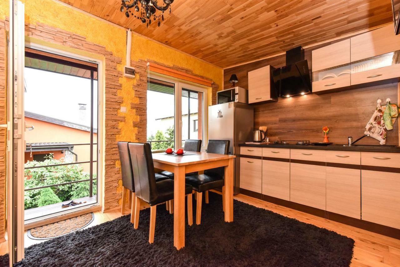 Zelta Pirts Guest House เวนต์สปิลส์ ภายนอก รูปภาพ